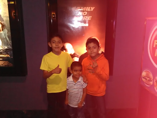 Movie Theater «Regal Fossil Creek 11», reviews and photos, 6100 N Fwy Service Rd E, Fort Worth, TX 76137, USA