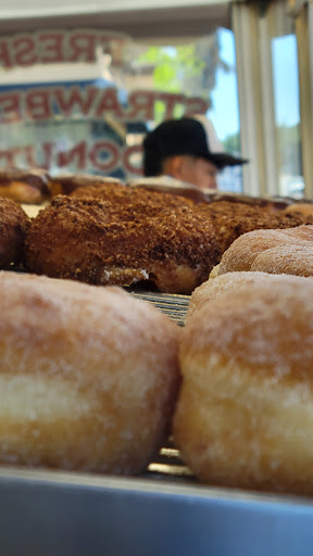 Donut Shop «The Donut Man», reviews and photos, 915 E Rte 66, Glendora, CA 91740, USA