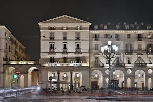 Piazza Vittorio Suites image