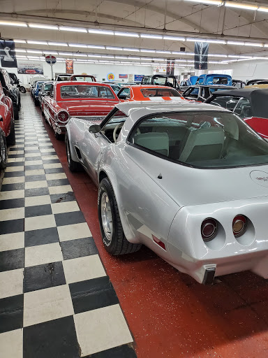 Used Car Dealer «North Shore Classics (Classic Car Dealership)», reviews and photos, 149 N Seymour Ave, Mundelein, IL 60060, USA
