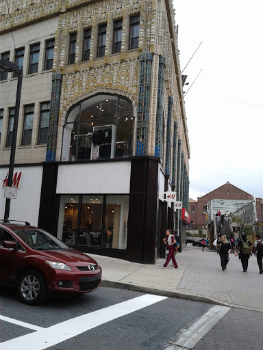 Clothing Store «H&M», reviews and photos, 2 S 69th St, Upper Darby, PA 19082, USA