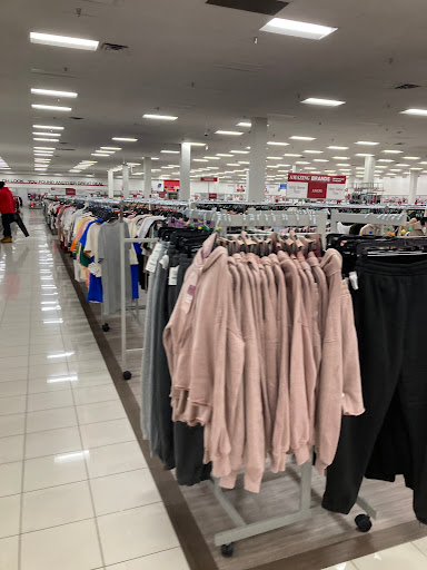 Clothing Store «Burlington Coat Factory», reviews and photos, 6055 E Main St, Columbus, OH 43213, USA