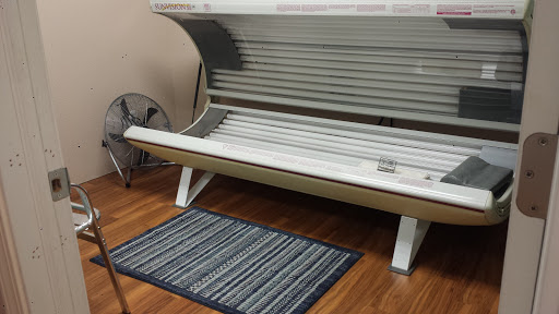 Book Store «Book Trader Tan America», reviews and photos, 217 N 2nd Ave W, Newton, IA 50208, USA