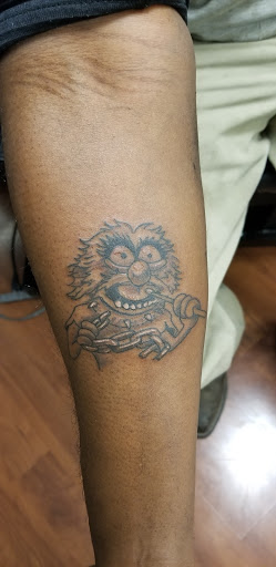 Tattoo Shop «Lawrence Tattoo Company», reviews and photos, 600 Lawrence Ave #2a, Lawrence, KS 66049, USA