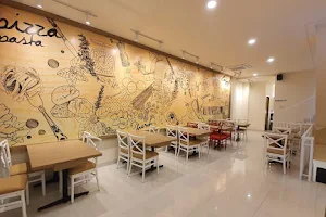 Pizza Hut Restoran image