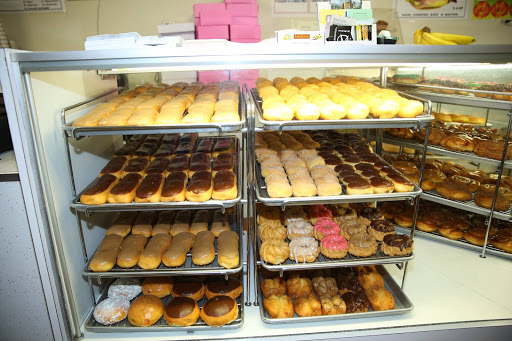 Donut Queen, 1733 W Olive Ave, Fresno, CA 93728, USA, 