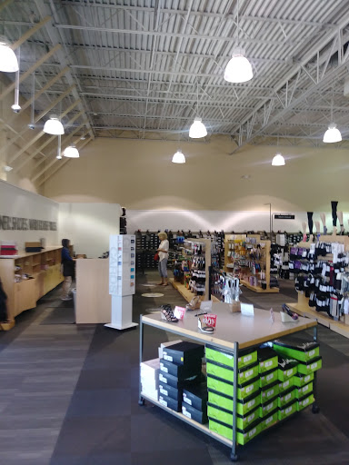 Shoe Store «DSW Designer Shoe Warehouse», reviews and photos, 4741 Ashford Dunwoody Rd, Dunwoody, GA 30338, USA