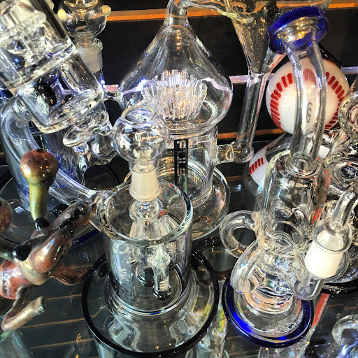 Tobacco Shop «Happy Clouds Smoke Shop», reviews and photos, 7205 N Lamar Blvd #200, Austin, TX 78752, USA