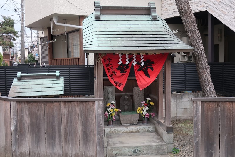 馬頭観音と庚申塔