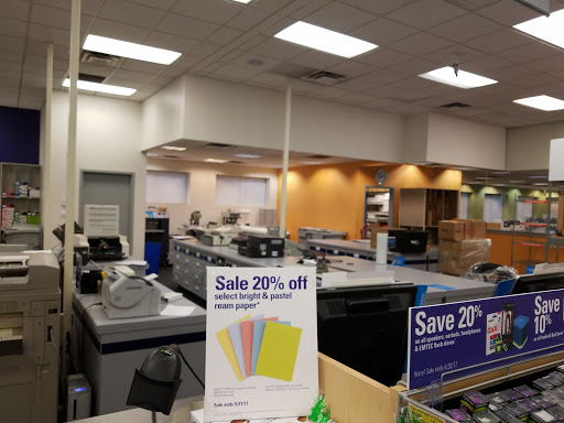 Print Shop «FedEx Office Print & Ship Center», reviews and photos, 550 Woods Lake Rd, Greenville, SC 29607, USA