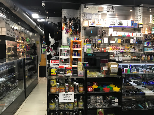 Tobacco Shop «Smoke Shop», reviews and photos, 1920 W North Ave, Chicago, IL 60622, USA