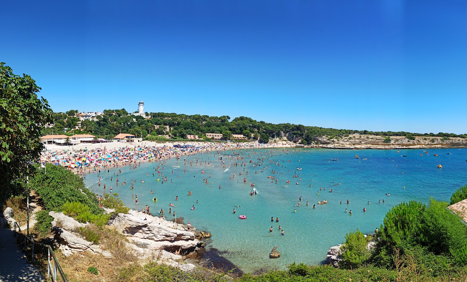 Verdon Plajı'in fotoğrafı geniş ile birlikte