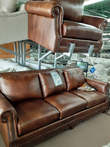 Mattress Store «Furniture & Merchandise Outlet», reviews and photos, 531 NW Broad St, Murfreesboro, TN 37130, USA