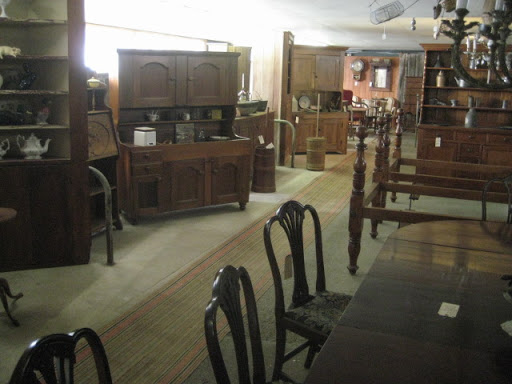 Antique Furniture Store «Hogback Vintage», reviews and photos, 260 Langdell Rd, Johnson, VT 05656, USA