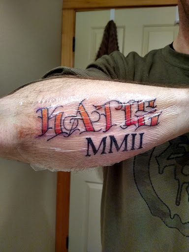 Tattoo Shop «Permanent Marx Tattoo», reviews and photos, 1127 Edgewater St NW, Salem, OR 97304, USA