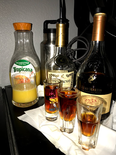 Liquor Store «Liquor Depot Express», reviews and photos, 2801 E Pioneer Pkwy #106, Arlington, TX 76010, USA