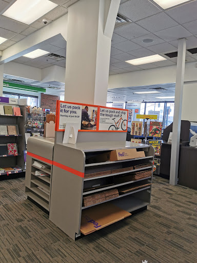 Print Shop «FedEx Office Print & Ship Center», reviews and photos, 50 Centerpointe Dr Suite B, La Palma, CA 90623, USA