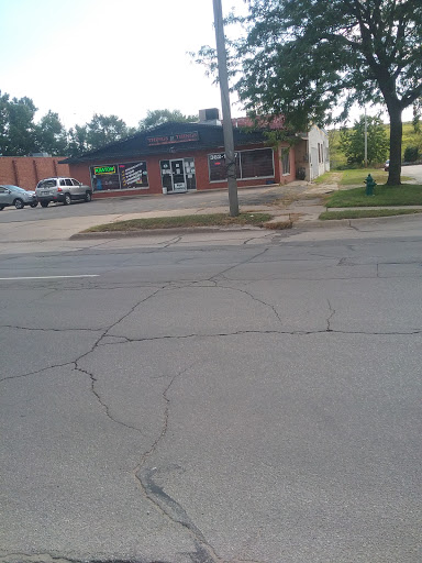 Tobacco Shop «Things N Things», reviews and photos, 621 Center Point Rd NE, Cedar Rapids, IA 52402, USA