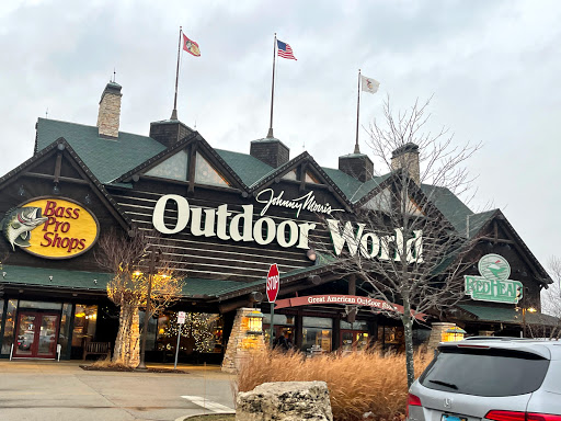 Sporting Goods Store «Bass Pro Shops», reviews and photos, 6112 W Grand Ave, Gurnee, IL 60031, USA