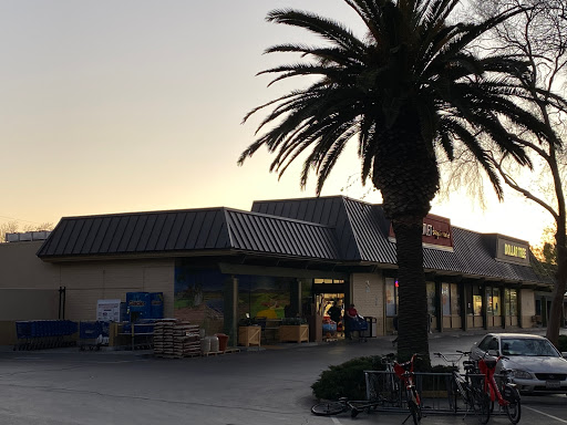 Grocery Store «Grocery Outlet Bargain Market», reviews and photos, 1800 E 8th St, Davis, CA 95616, USA