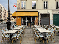 Atmosphère du Restaurant Cafe Lorette à Paris - n°9