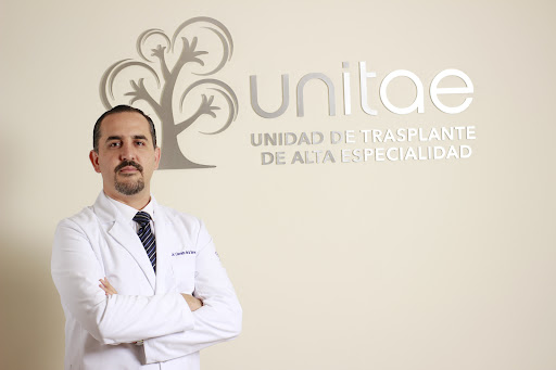 Dr. Librado De la Torre Campos, Nefrología y Trasplantes