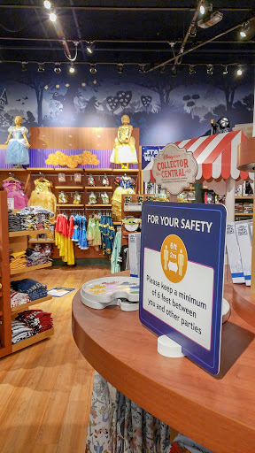 Toy Store «Disney Store», reviews and photos, 350 W Hillcrest Dr, Thousand Oaks, CA 91360, USA