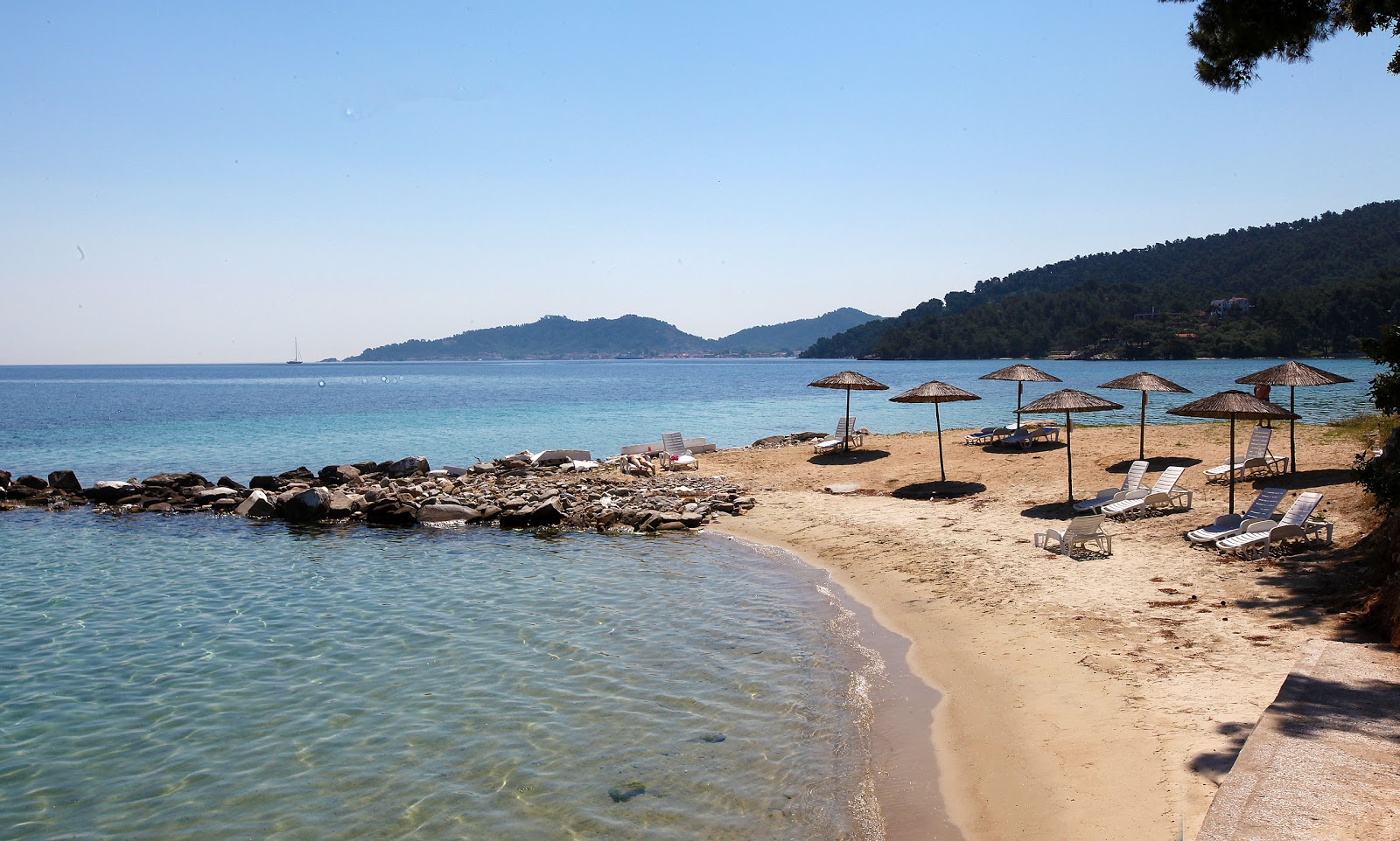 Foto van Brena beach met enigszins schoon niveau van netheid