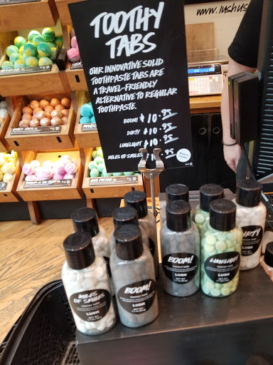 Cosmetics Store «Lush Cosmetics», reviews and photos, 6401 Bluebonnet Blvd #1028, Baton Rouge, LA 70836, USA