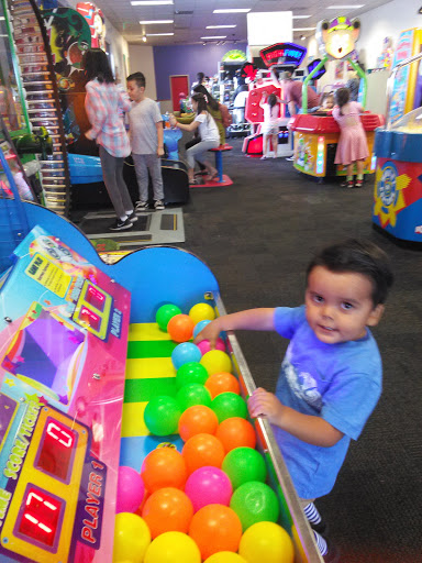 Shopping Mall «Bell Shopping Center», reviews and photos, 5029 E Florence Ave, Bell, CA 90201, USA