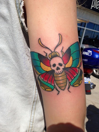 Tattoo Shop «Attitudes Muskegon», reviews and photos, 1610 Evanston Ave, Muskegon, MI 49442, USA