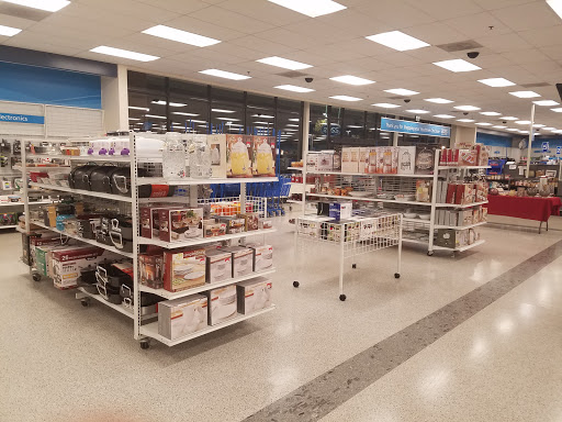 Clothing Store «Ross Dress for Less», reviews and photos, 1235 N Peachtree Pkwy, Peachtree City, GA 30269, USA