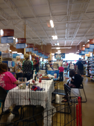 Pet Supply Store «PetSmart», reviews and photos, 4045 Dowlen Rd, Beaumont, TX 77706, USA