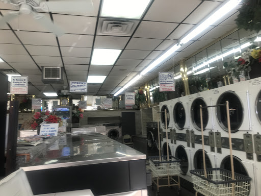 Laundromat «Sky Lake Coin Laundry», reviews and photos, 7243 Chancery Ln, Orlando, FL 32809, USA