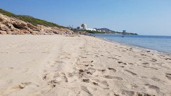 Παραλία Αλμαδράβα