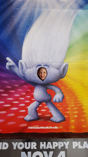 Movie Theater «Regal Cinemas Cobblestone Square 20», reviews and photos, 5500 Cobblestone Rd, Elyria, OH 44035, USA