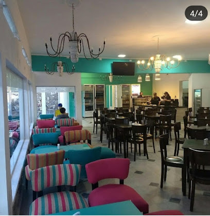 La Yaya Café Bar Lounge
