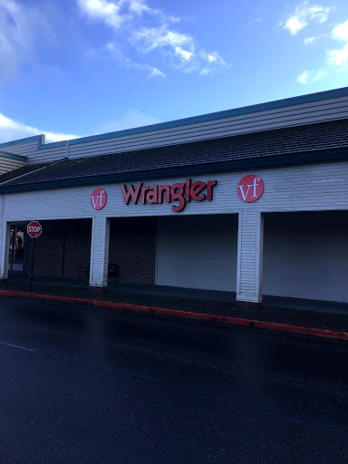 Outlet Store «VF Outlet», reviews and photos, 521 S Fork Ave SW, North Bend, WA 98045, USA