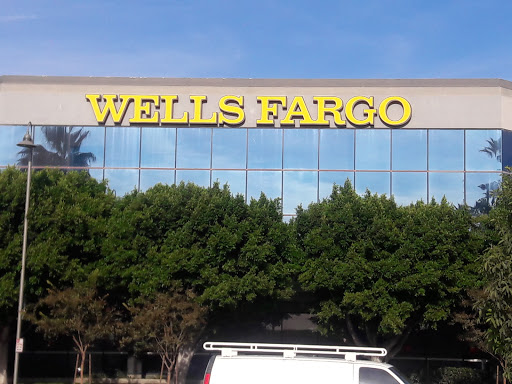 Bank «Wells Fargo Bank», reviews and photos