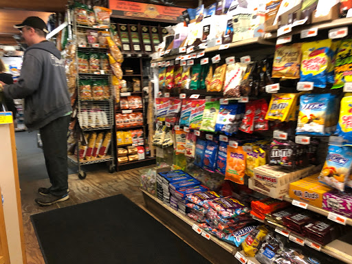 Grocery Store «Manzanita Market: The Little Apple», reviews and photos, 193 Laneda Ave, Manzanita, OR 97130, USA