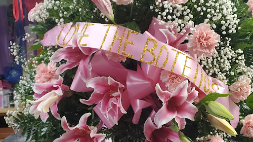 Florist «Davany Flowers & Pinatas», reviews and photos, 522 Cupples Rd, San Antonio, TX 78237, USA