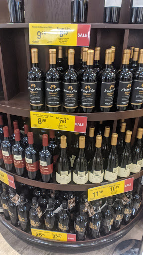 Grocery Store «Metro Market», reviews and photos, 1123 N Van Buren St, Milwaukee, WI 53202, USA