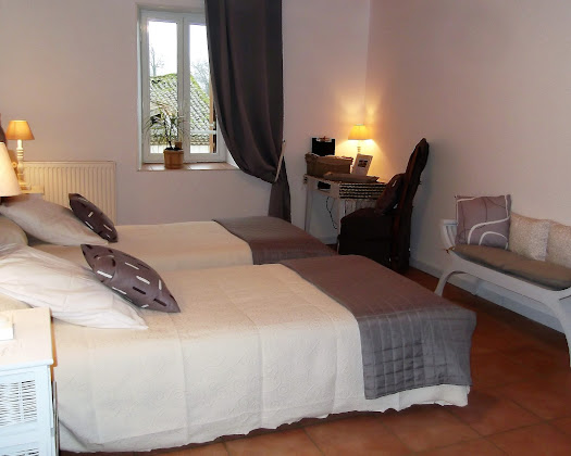 Chambres Chambre d'hôtes MOULIN DE RIGOULIERES 47140 Saint-Sylvestre-sur-Lot