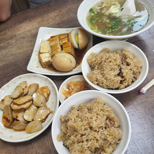 土城謝家肉羹油飯 的照片