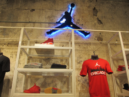 Shoe Store «Footaction», reviews and photos, 32 S State St, Chicago, IL 60603, USA