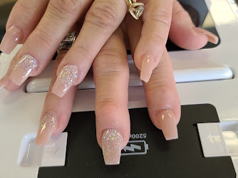 Gold Clipper Nails