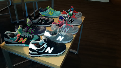 Shoe Store «New Balance», reviews and photos, 270 S Arroyo Pkwy, Pasadena, CA 91105, USA