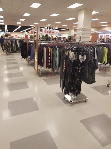 Department Store «T.J. Maxx and HomeGoods», reviews and photos, 649 Broadway, Bangor, ME 04401, USA