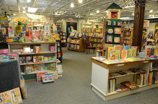 Book Store «Prairie Lights Books & Cafe», reviews and photos, 15 S Dubuque St, Iowa City, IA 52240, USA
