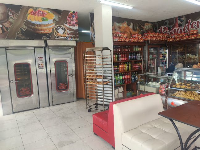 Heladería ice fruits y Panadería las mil espigas - Quito